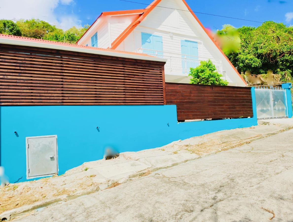 Location Maison Bleue Avec Piscine Privative Au Carbet Martinique Le Carbet Exterior foto