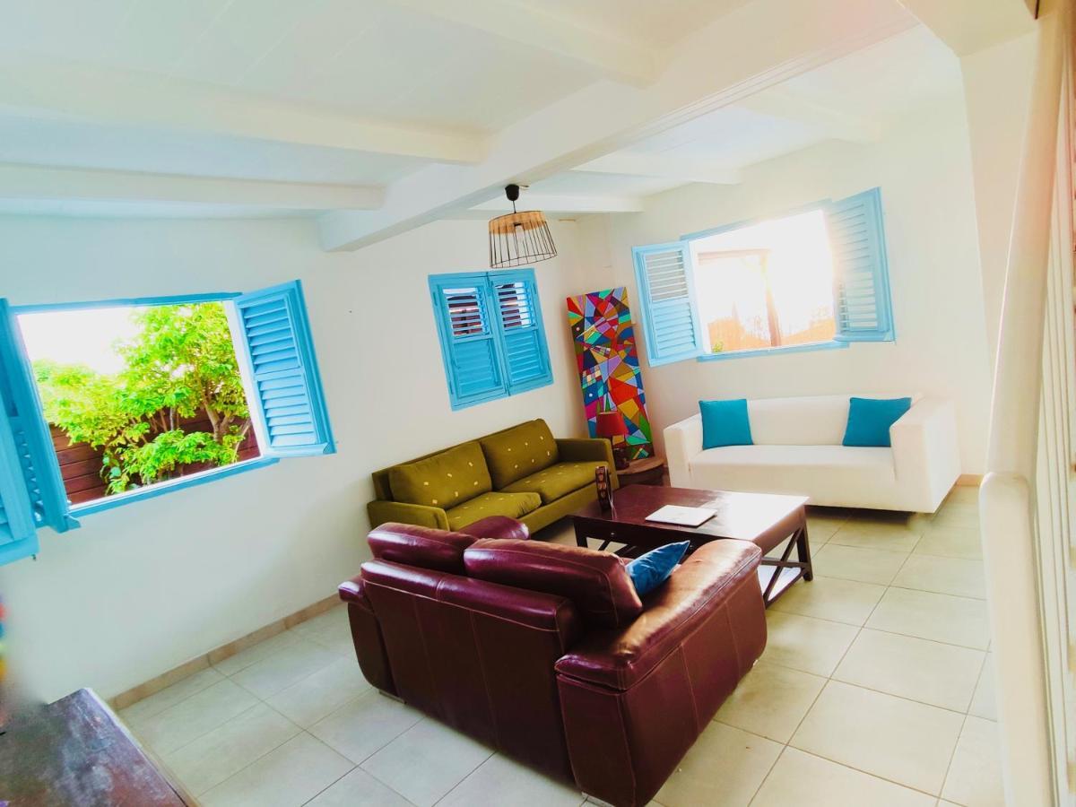 Location Maison Bleue Avec Piscine Privative Au Carbet Martinique Le Carbet Exterior foto