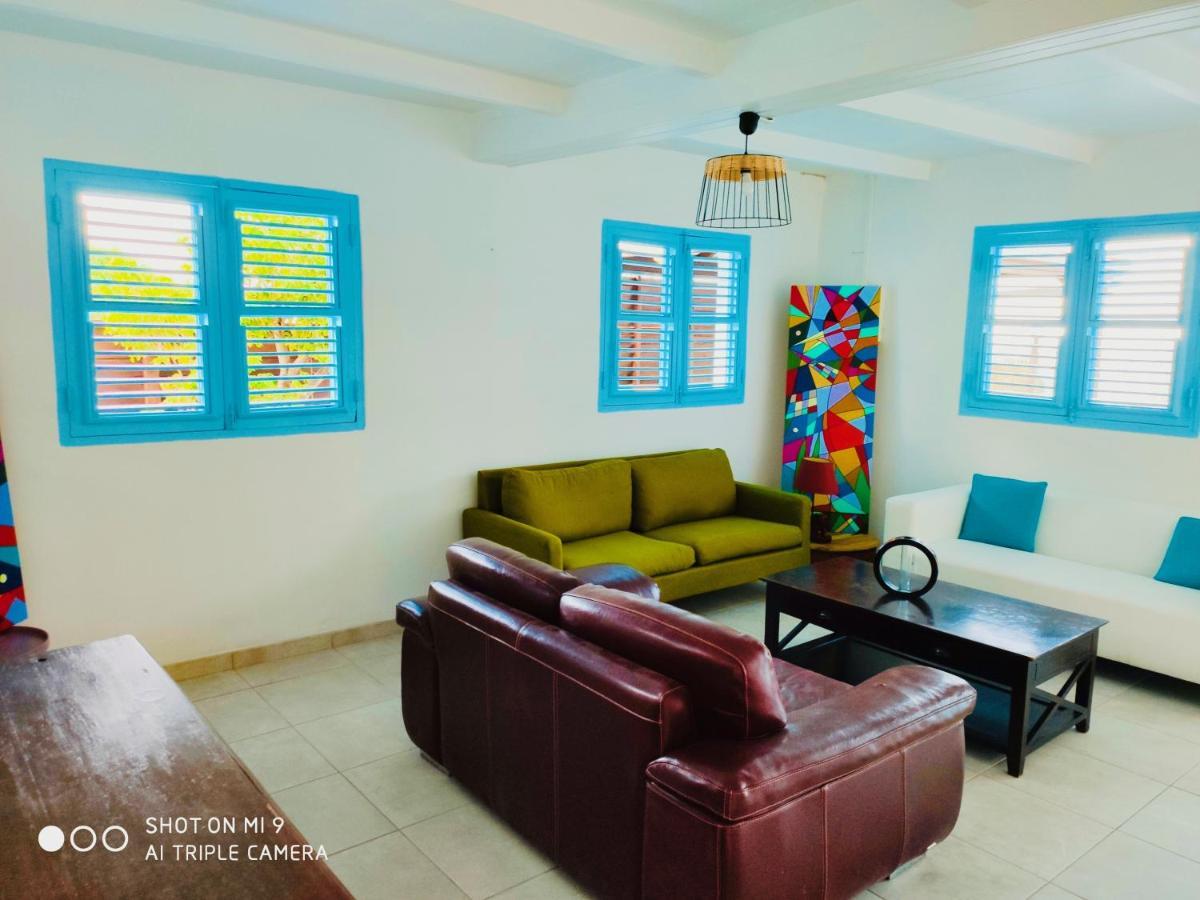 Location Maison Bleue Avec Piscine Privative Au Carbet Martinique Le Carbet Exterior foto